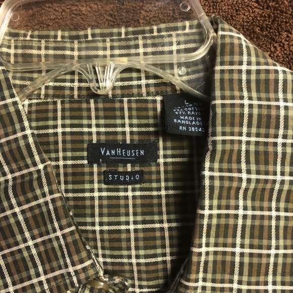 Van Heusen Set of 2 Men's Dress Shirts Size Large - Picture 7 of 7